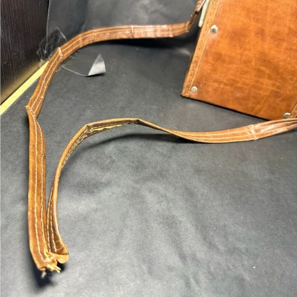 Vintage Polaroid Land Camera Colorpack Style w/ Leather Case 1970”s - Picture 5 of 5